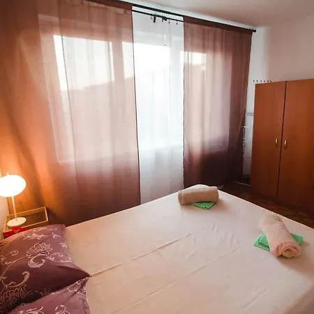 Aliss Victoria-ateneu Apartment